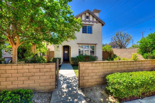 483 Klamath St, Corona, CA, 92878 | Card Image