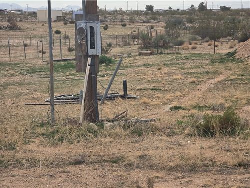 6070 W Gladys Dr, Golden Valley, AZ, 86413-9620 | Card Image