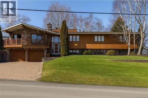 27 Rue Lafrance, Grand-Sault/Grand Falls, NB, E3Z1A4 | Card Image