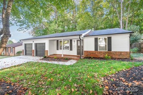 8412 Strider Dr, Charlotte, NC, 28212-1555 | Card Image