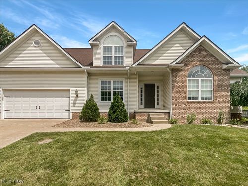 3217 Deborah Ct, Uniontown, OH, 44685-7570 | Card Image