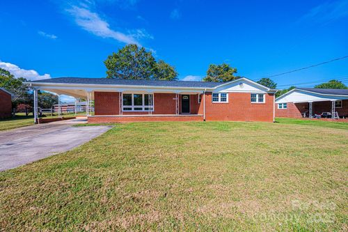 808 Church St Nw, Valdese, NC, 28690-2120 | Card Image