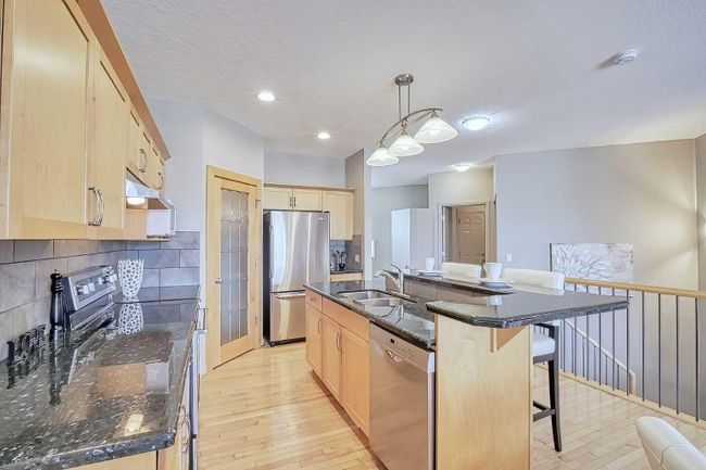 135 Everglade Way Sw, Home with 2 bedrooms, 2 bathrooms and 4 parking in Calgary AB | Image 8
