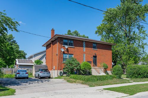 228 Connaught St, Kitchener, ON, N2C1B3 | Card Image