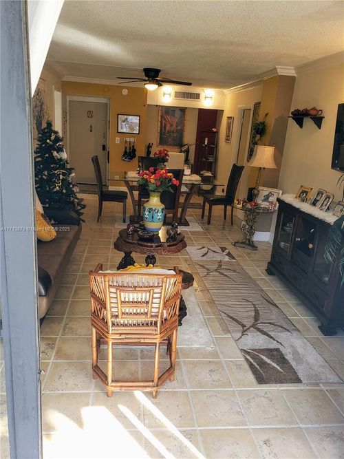apt-101-3101 N Country Club Dr, Aventura, FL, 33180-1615 | Card Image