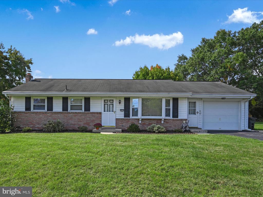 Rainbow Dr, East Petersburg, PA 17520