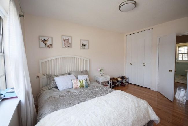 APT-2 - 211 Lake Shore Rd, Condo with 2 bedrooms, 1 bathrooms and 1 parking in Boston MA | Image 5