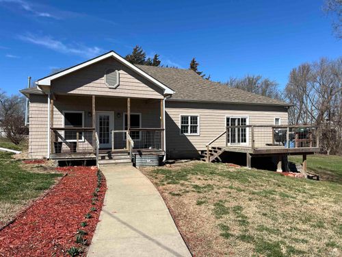 16205 Elm Slough Rd, Wamego, KS, 66547-9631 | Card Image