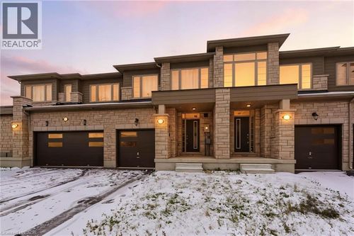 9 Admiral Rd, Welland, ON, L3B0H3 | Card Image