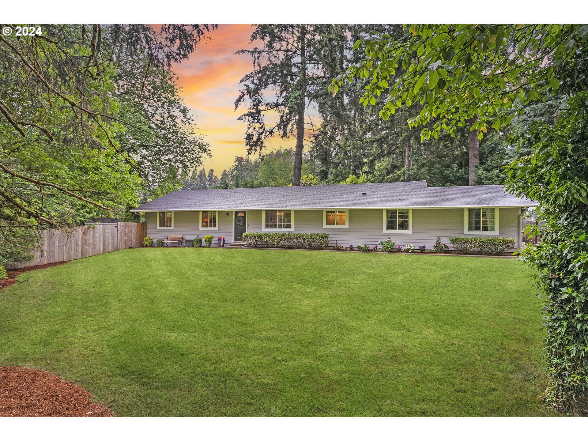 Indian Creek Ave, Lake Oswego, OR 97035
