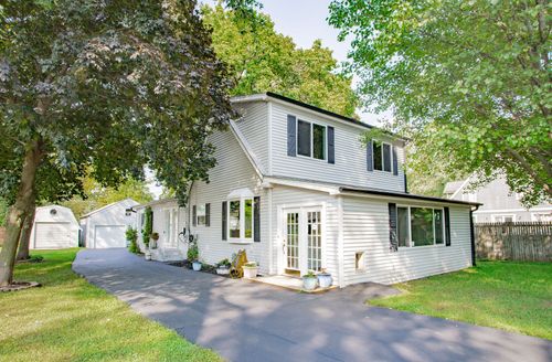 25076 W Edgar Ave, Antioch, IL, 60002-8302 | Card Image