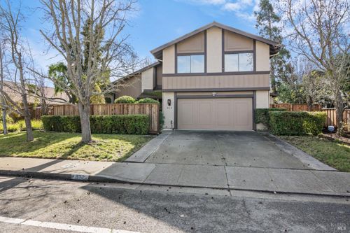 902 Bolton Cir, Benicia, CA, 94510-3660 | Card Image