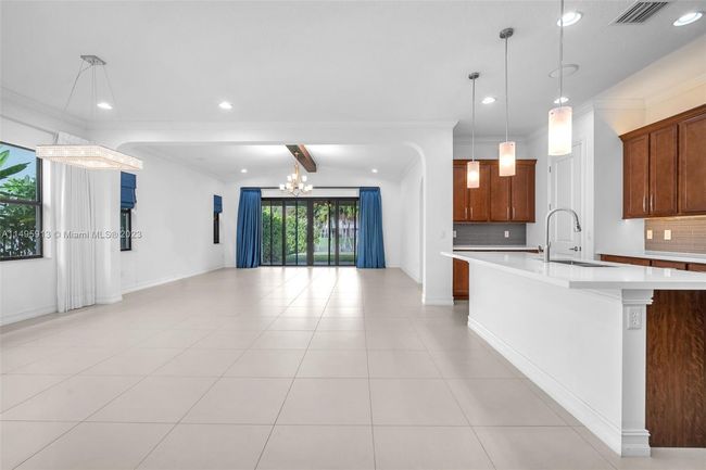 1291 Sw 113 Th Way, House other with 3 bedrooms, 3 bathrooms and null parking in Pembroke Pines FL | Image 16