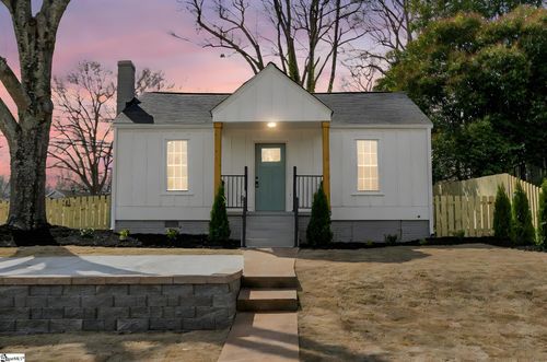 13 Hawthorne Ln, Greenville, SC, 29605-4107 | Card Image