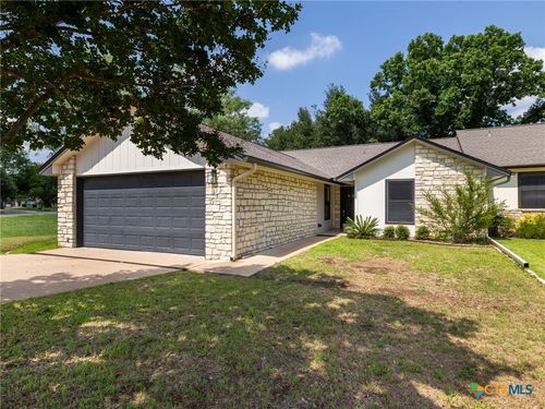 26 Fairway Ln, Meadowlakes, TX, 78654-6612 | Card Image