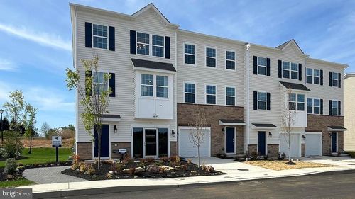 211 Independence Ct, SELLERSVILLE, PA, 18960-1818 | Card Image