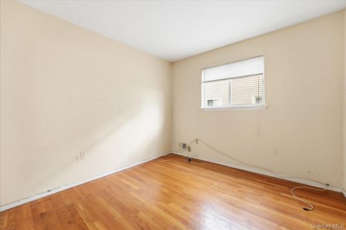 1050 Rensselaer Ave, Staten Island, NY, 10309-2114 | Card Image