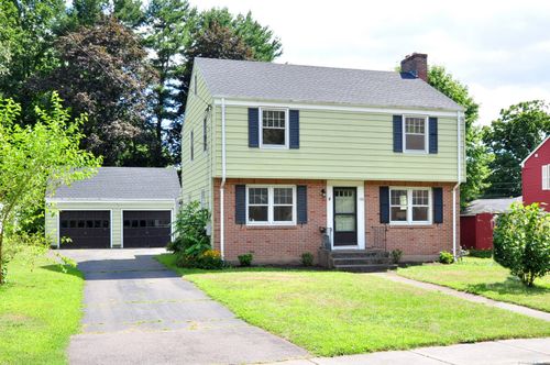 186 Wells St, Manchester, CT, 06040-6152 | Card Image