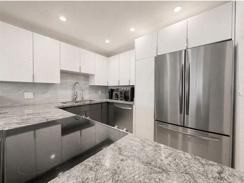 802-3800 S Ocean Dr, Hollywood, FL, 33019-2918 | Card Image
