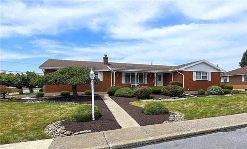 3203 Parkview Dr, WHITEHALL, PA, 18052-3149 | Card Image
