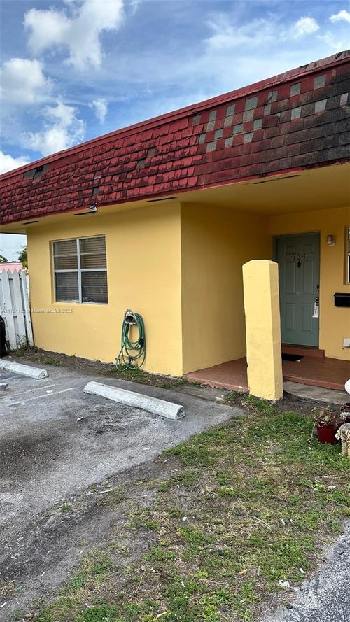 504 Nw 179th St, Miami Gardens, FL, 33169-4348 | Card Image
