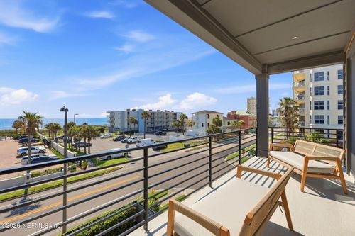 105 11th Ave N, Jacksonville Beach, FL, 32250-7223 | Card Image