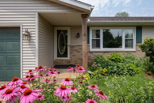 10215 8 Mile Rd, Ceresco, MI, 49033-9655 | Card Image