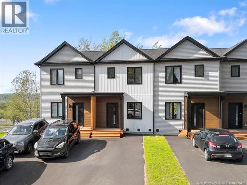 4 Westwood Dr, Fredericton, NB, E3C | Card Image