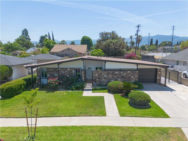 1080 Alta Loma Dr, House other with 4 bedrooms, 2 bathrooms and 1 parking in Corona CA | Image 5