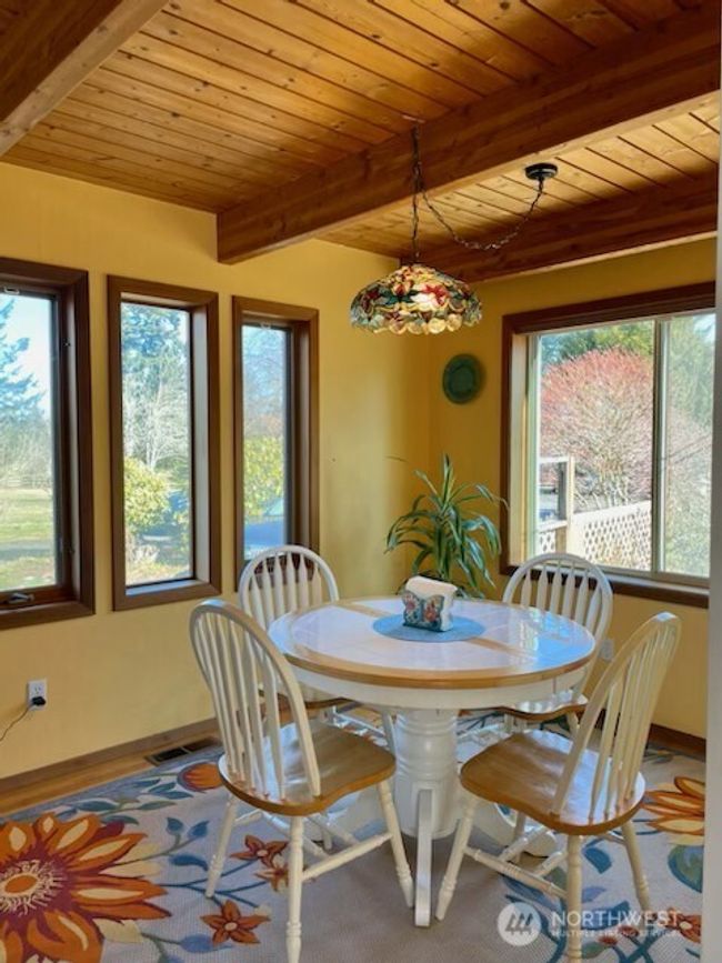 Breakfast Nook | Image 12