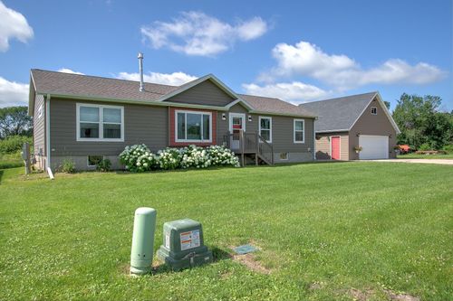10072 Benjamin Dr, Pine City, MN, 55063-6074 | Card Image