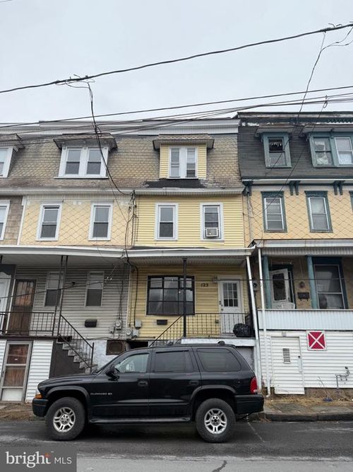 123 N Grant St, SHAMOKIN, PA, 17872-5639 | Card Image