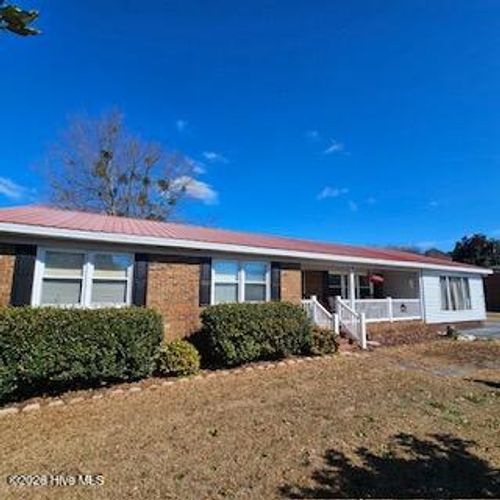 426 N Main St, Broadway, NC, 27505-9525 | Card Image