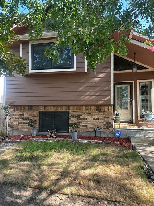 714 Greenridge Dr, Arlington, TX, 76017-6238 | Card Image