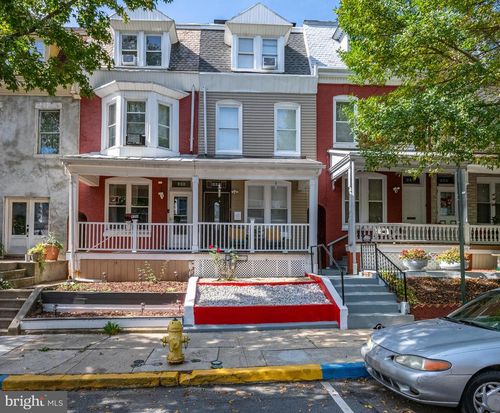 922 Pear St, READING, PA, 19601-2024 | Card Image