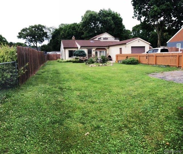 Lansdowne Rd, Waterford, MI 48329 #1