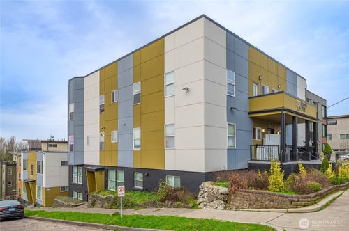 1815 13th Ave S, Seattle, WA, 98144-4132 | Card Image