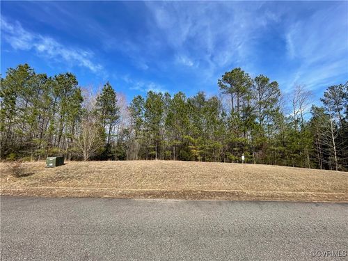 22 Hartfield Grn, Hartfield, VA, 23071-3175 | Card Image
