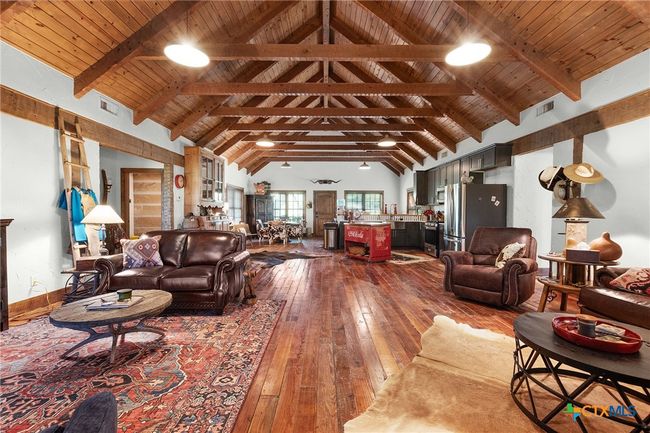 92 N Us Highway 281, Home with 3 bedrooms, 2 bathrooms and null parking in Lampasas TX | Image 17