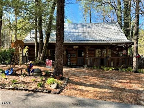 3958 Ole Smoky Way, Sevierville, TN, 37862-8297 | Card Image