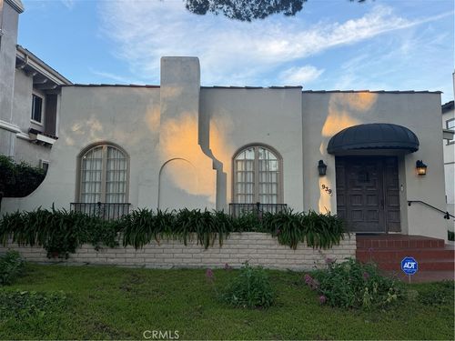 939 25th St, Santa Monica, CA, 90403-2109 | Card Image