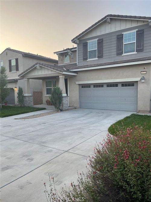 3273 E Yosemite Dr, Ontario, CA, 91762-7281 | Card Image