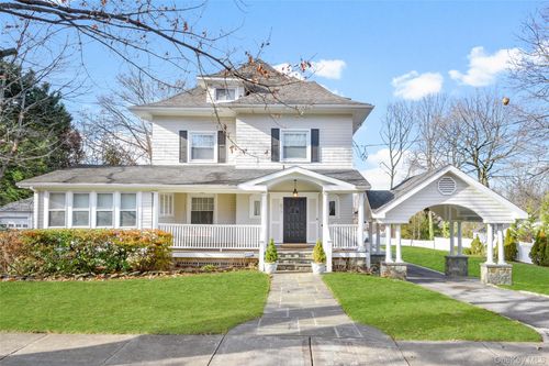 677 James St, Pelham, NY, 10803-2635 | Card Image