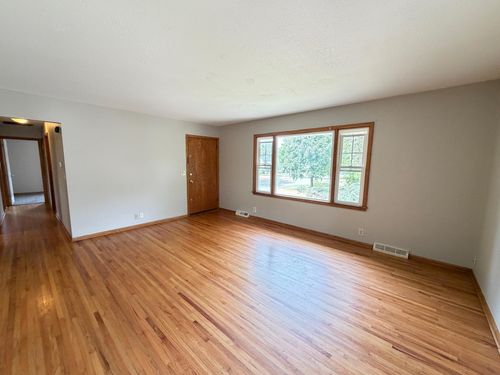 421 W 74th St, Richfield, MN, 55423-4150 | Card Image