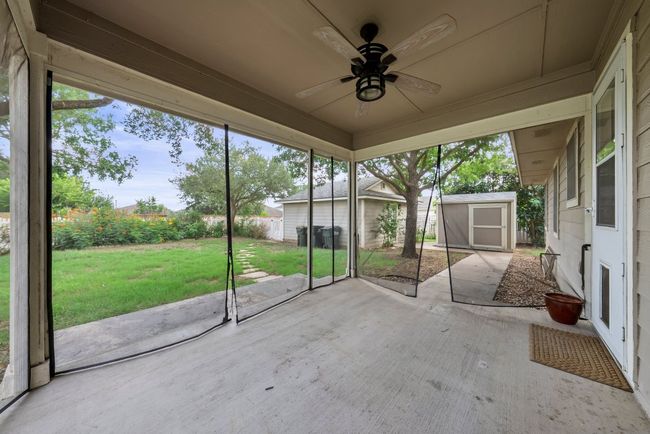 Patio with ceiling fan | Image 29