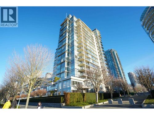 701-426 Beach Cres, Vancouver, BC, V6Z3E9 | Card Image