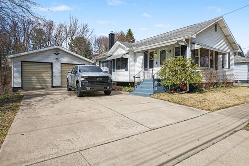 329 Chippewa St, Buchanan, MI, 49107-1107 | Card Image