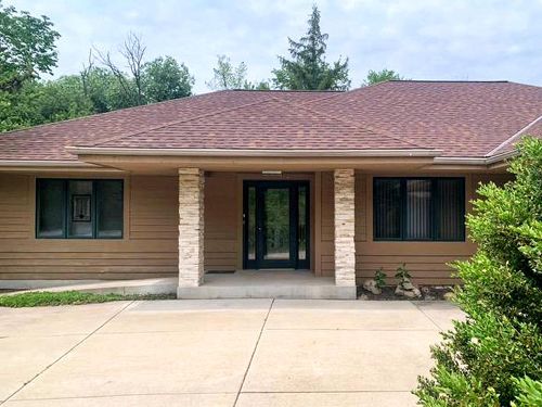 3381 S Highpointe Drive, New Berlin, WI, 53151 | Card Image