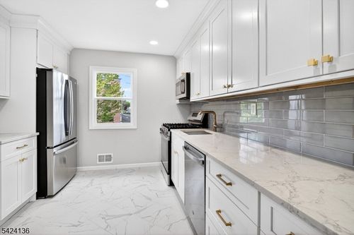 47 La Grande Ave, Fanwood, NJ, 07023-1550 | Card Image