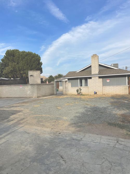 1412 E Springville Ave, Porterville, CA, 93257-5640 | Card Image